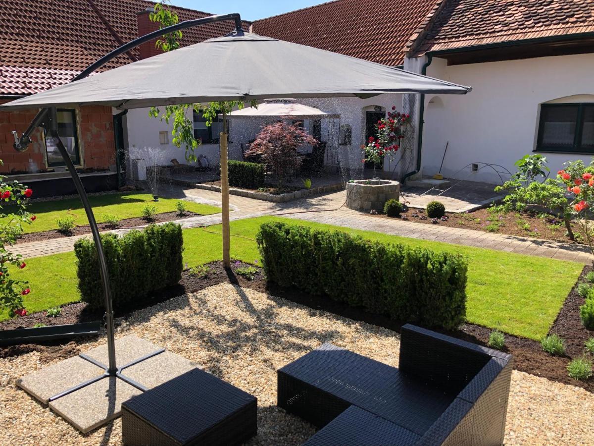 Ferienwohnungen Und Appartements Im Idyllischen Vierkanthof, Gruppenurlaube Fürstenfeld Zewnętrze zdjęcie